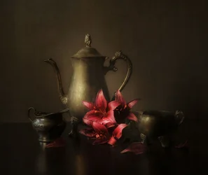 Elegante Lilien und Silber