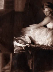 Klassische Tänzerin kleidet sich in ihrer Hütte an. 1929 (Druck)
