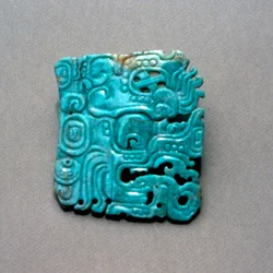 Gravur von Itzamna aus einem Grab in Topoxte, Peten, Guatemala, Klassische Periode, ca. 300-900 n. Chr. (Jade)